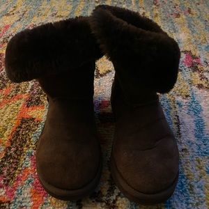 Ugg Chocolate Brown Bailey Button Size 9W